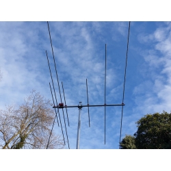 ANTENA TRI-BAND YAGI DK7ZB 50/70/144 MHz 2+2+3el. 120cm